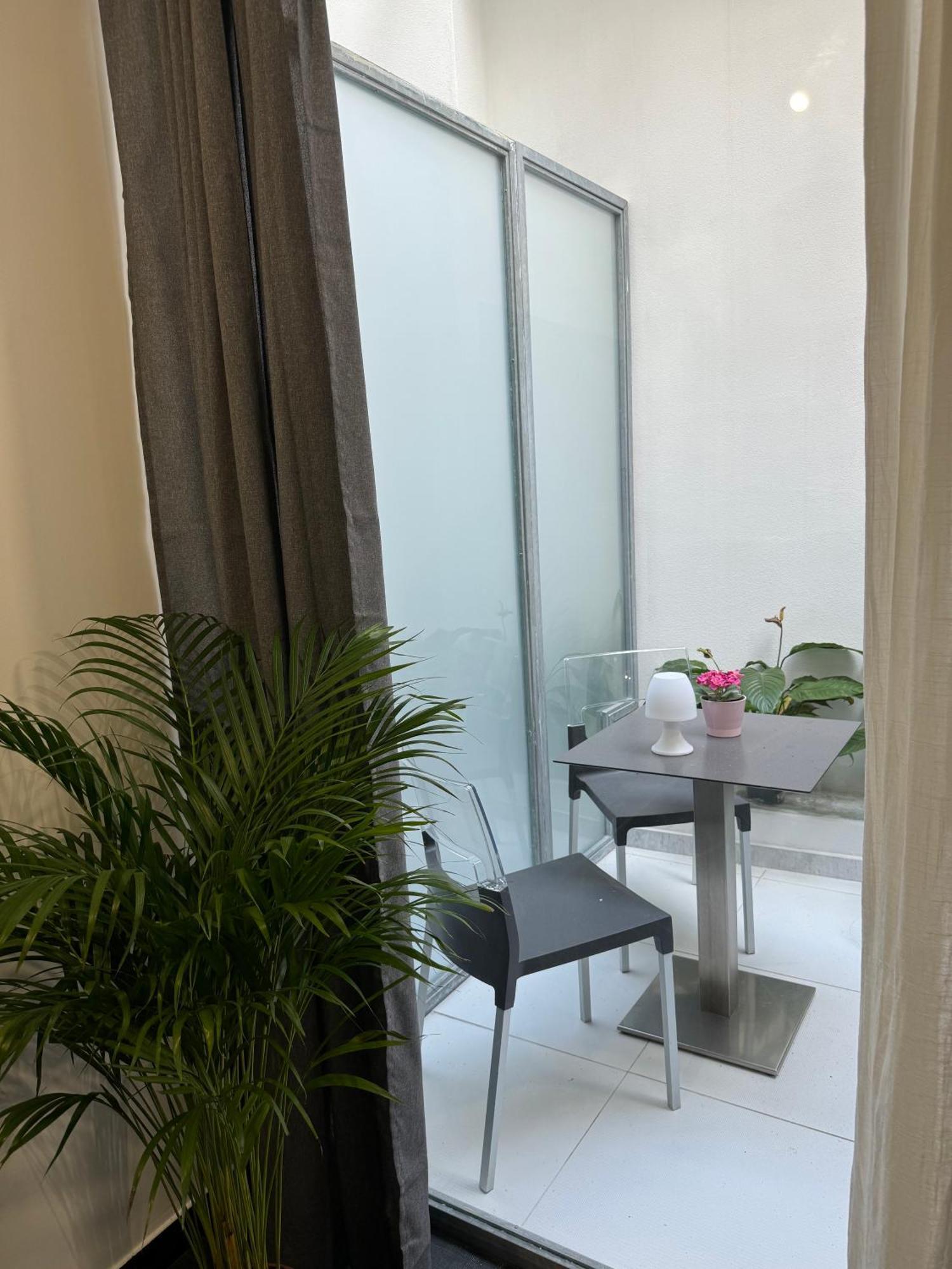 Black Room & Breakfast Bari Extérieur photo